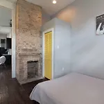 Modern 2 Blocks From Quarters *
