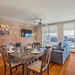 Modern & Fully Furnished In The Heart Of The *