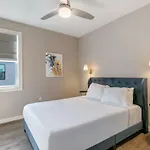 Fully-furnished Townhouse With Luxury Amenities New Orleans