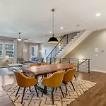 Holiday home Fully-furnished Townhouse With Luxury Amenities *