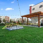 Stunning 4 Bedroom Townhouse In Mid *