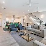 Holiday home Private Townhouse In A Secure Location