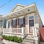 Holiday home Cozy And Charming House Close To St Charles Ave *