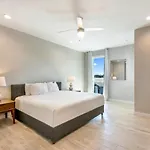 Modern 4br Townhouse In Bienville Holiday home *