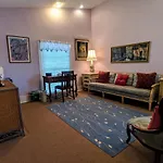 Parisian Courtyard Bed & Breakfast 3*