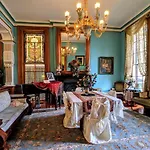 Parisian Courtyard Bed & Breakfast New Orleans