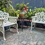 Parisian Courtyard Bed & Breakfast