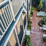 Parisian Courtyard 3*