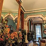 Parisian Courtyard Bed & Breakfast New Orleans