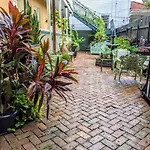 Parisian Courtyard 3*