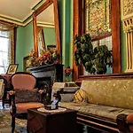 Parisian Courtyard 3* New Orleans