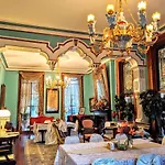 Parisian Courtyard Bed & Breakfast New Orleans