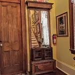 Bed & Breakfast Parisian Courtyard New Orleans