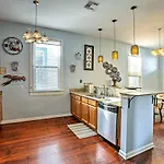 5 Mi To Bourbon Street: Nola Holiday home *