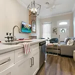 Urban Retreat Near French Quarter
