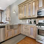 Cozy And Charming House Close To St Charles Ave Holiday home New Orleans