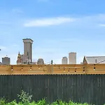 Cozy And Charming House Close To St Charles Ave