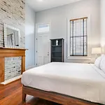 Holiday home Cozy And Charming House Close To St Charles Ave