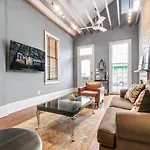 Cozy And Charming House Close To St Charles Ave Holiday home New Orleans