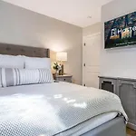 Holiday home Urban Retreat Near French Quarter *
