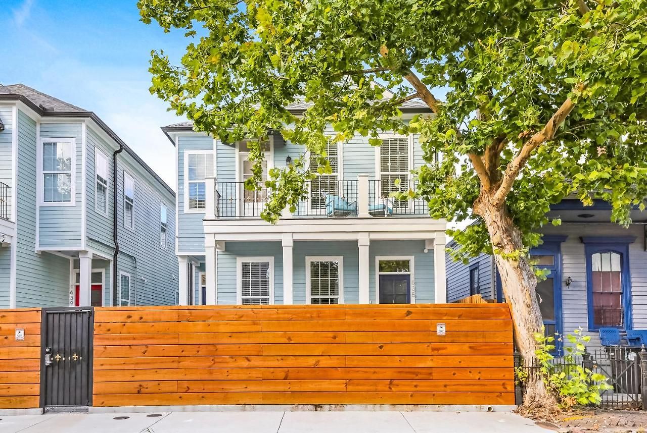 Hosteeva Chic Urban Retreat W Pool Steps To St Charles Ave And Near Bourbon St Apartment New Orleans