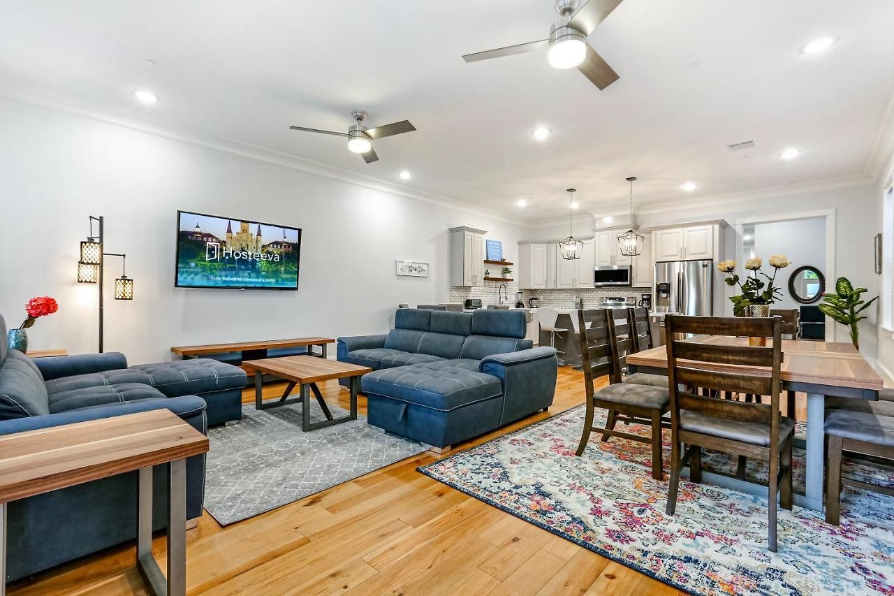 Apartment Stunning Modern And Fully-upgraded 5 Bedroom W Pool *