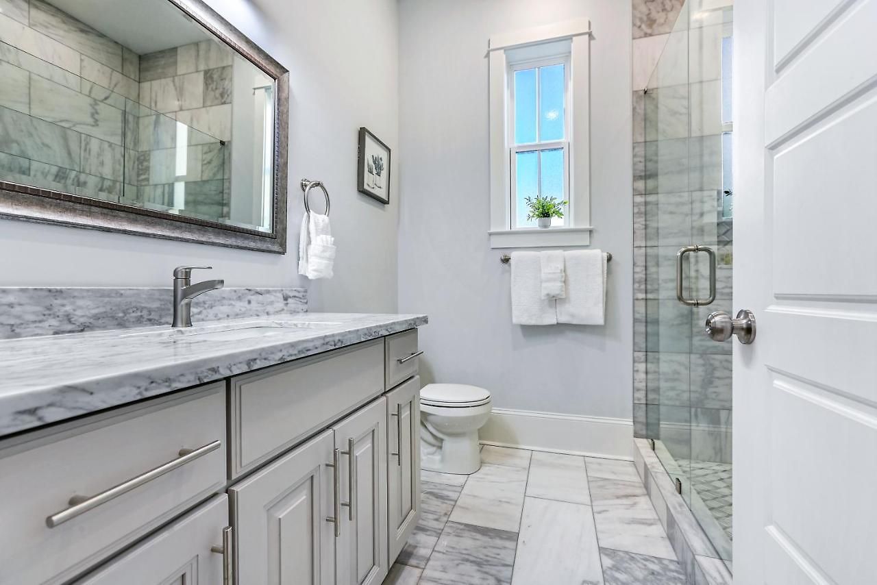 Stunning Modern And Fully-upgraded 5 Bedroom W Pool