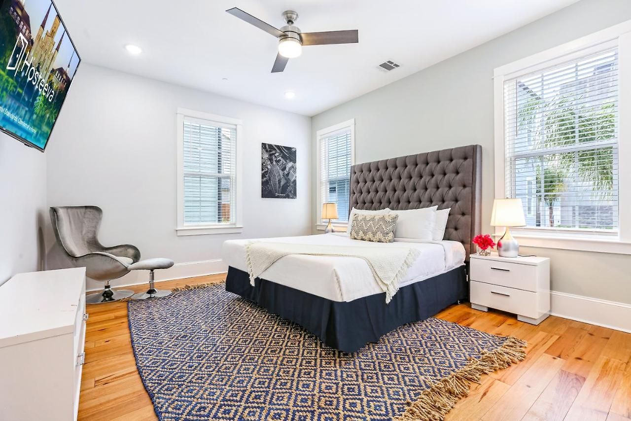 Stunning Modern And Fully-upgraded 5 Bedroom W Pool Apartment New Orleans