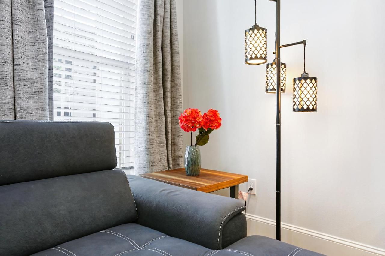 Stunning Modern And Fully-upgraded 5 Bedroom W Pool Apartment New Orleans