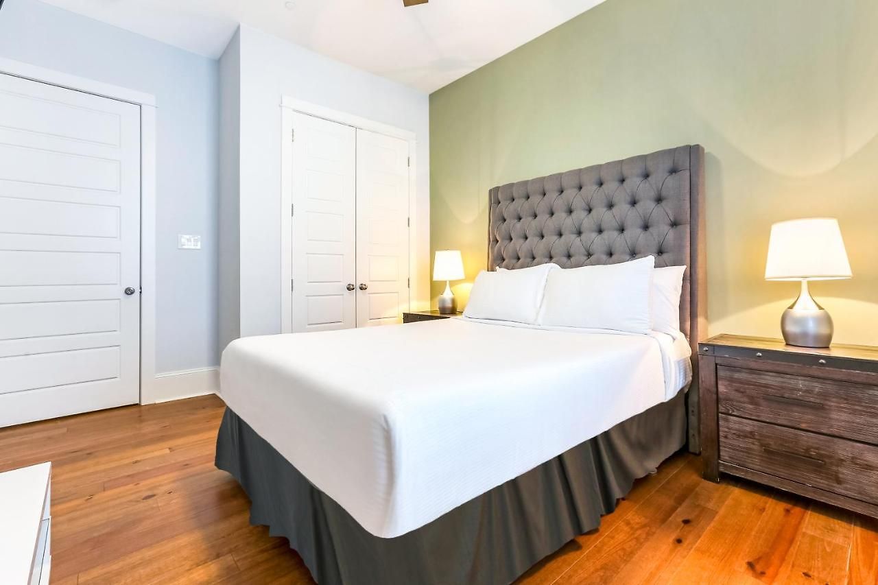 Spacious 5 Bedroom Retreat - Pool - Near It All! * New Orleans