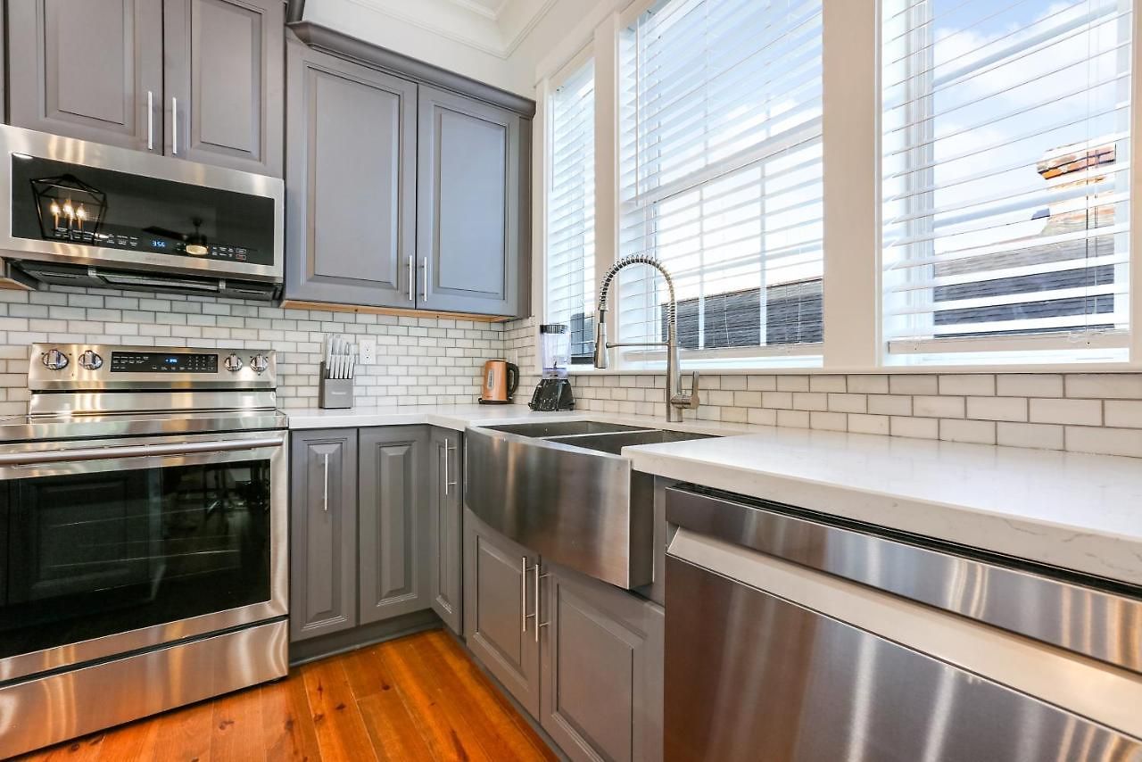 Hosteeva Chic Urban Retreat W Pool Steps To St Charles Ave And Near Bourbon St Apartment New Orleans
