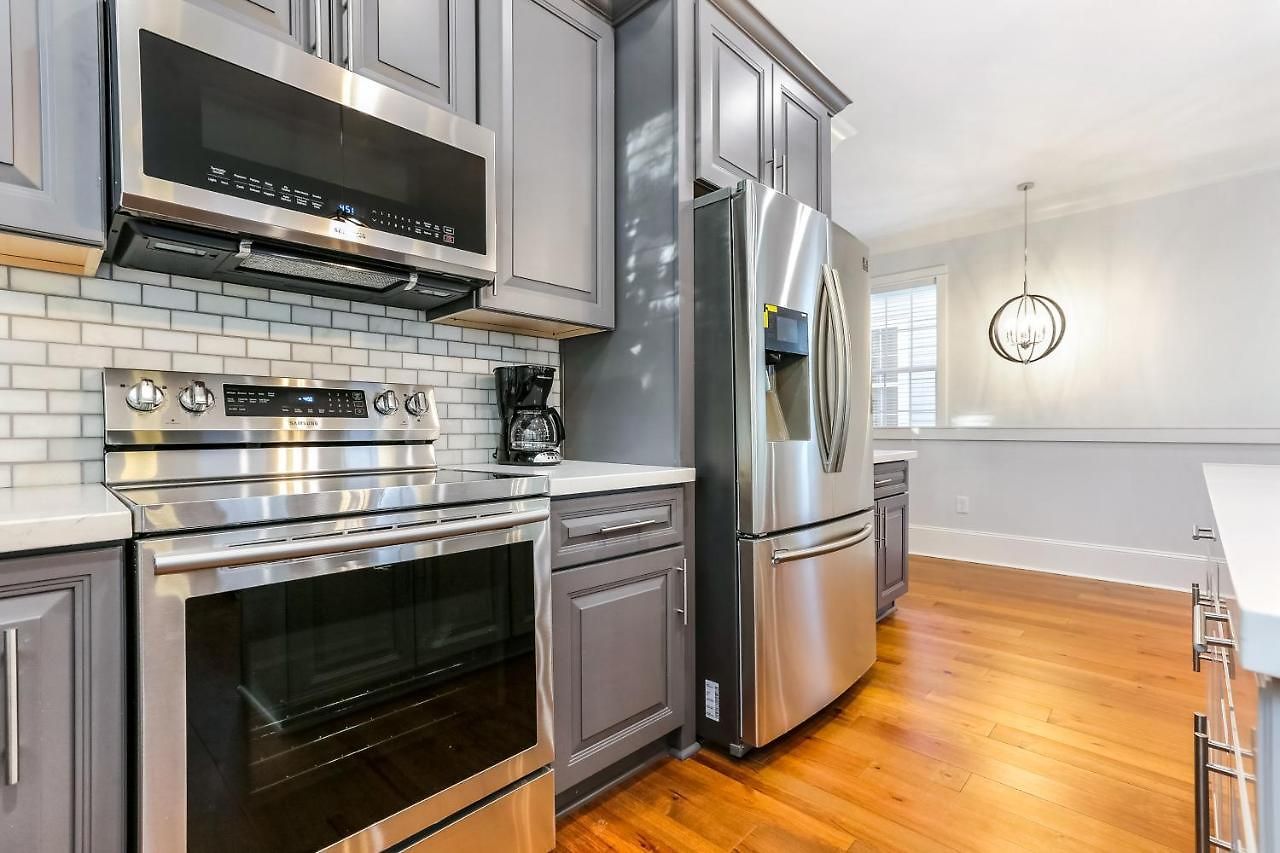 Spacious 5 Bedroom Retreat - Pool - Near It All! New Orleans