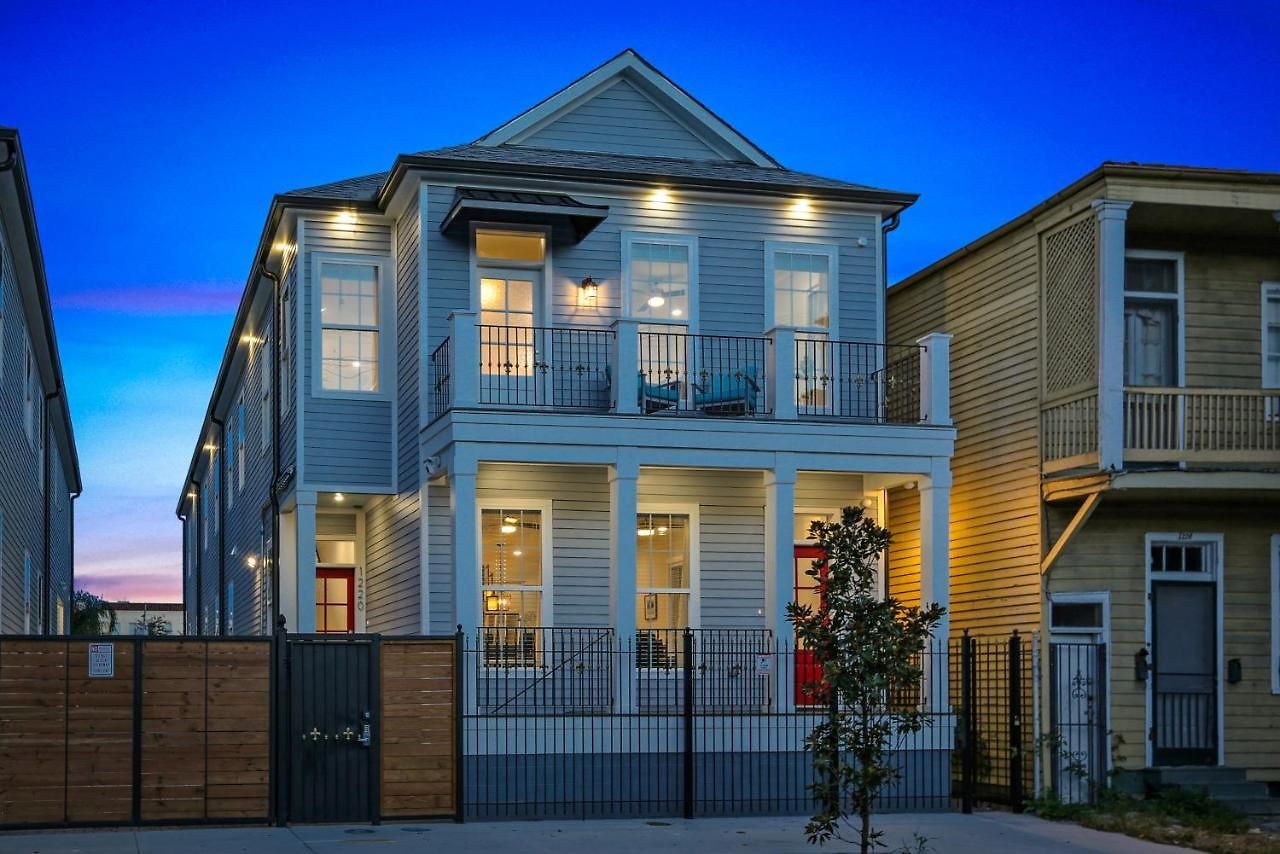 Apartment Stunning 4br-5br Near French Quarter Homes By Hosteeva New Orleans