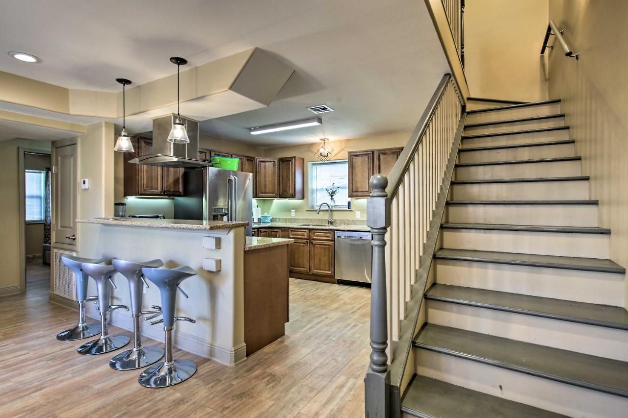 Walk To Park: Contemporary Nola * New Orleans