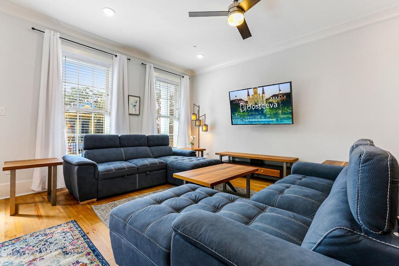 Modern 5 Bedroom - Large Pool - Near Everything New Orleans