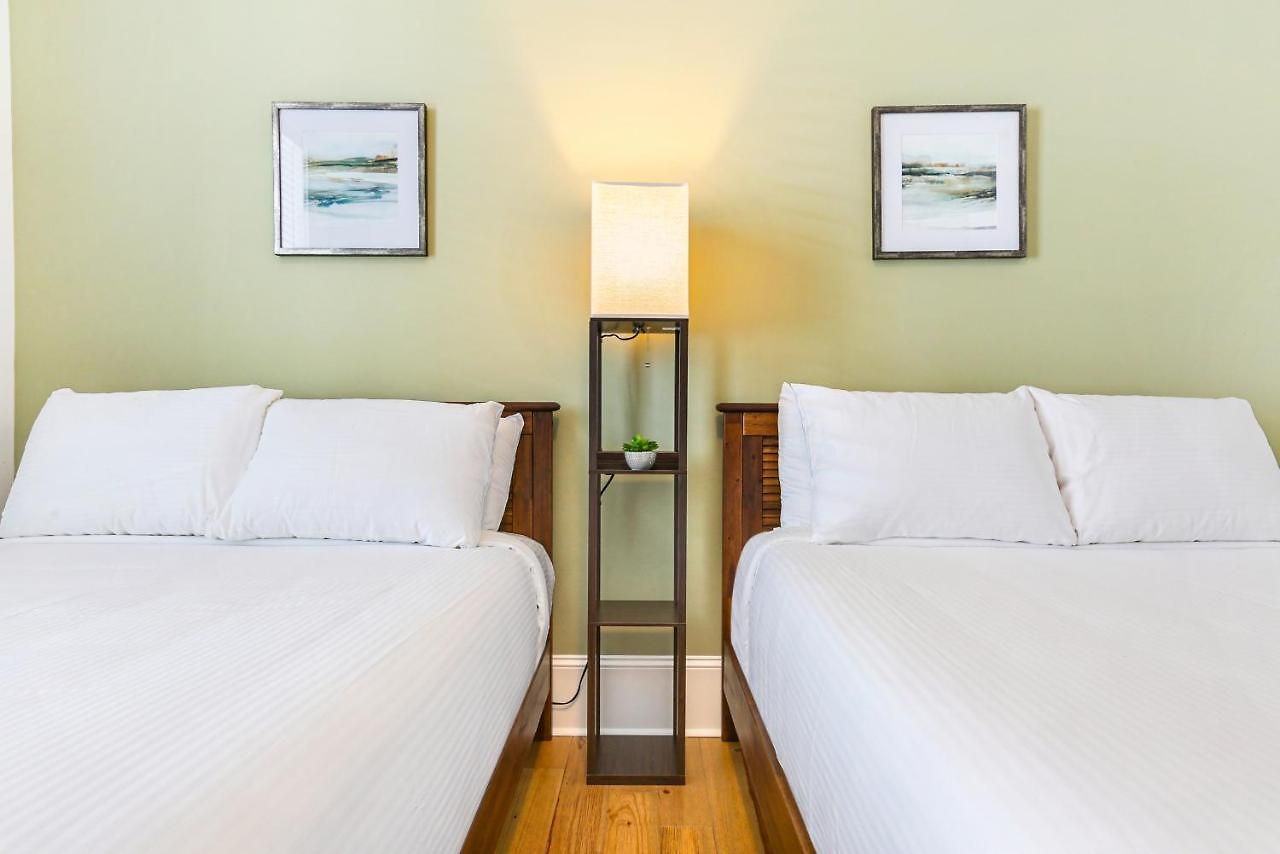 Apartment Modern 5 Bedroom - Large Pool - Near Everything New Orleans