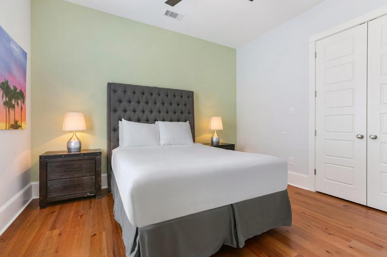 Hosteeva Brand New With A Pool Steps To St Charles Ave Apartment *