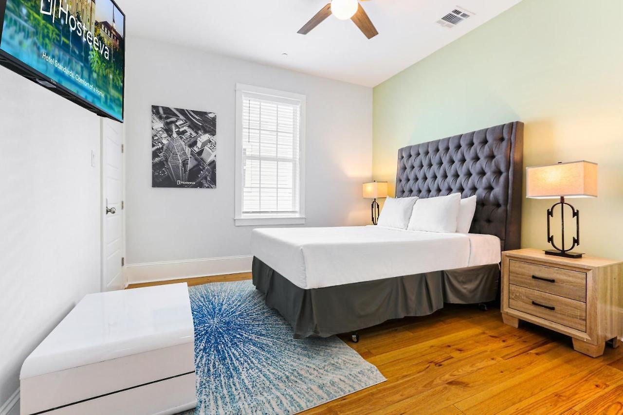 Apartment Modern 5 Bedroom - Large Pool - Near Everything New Orleans