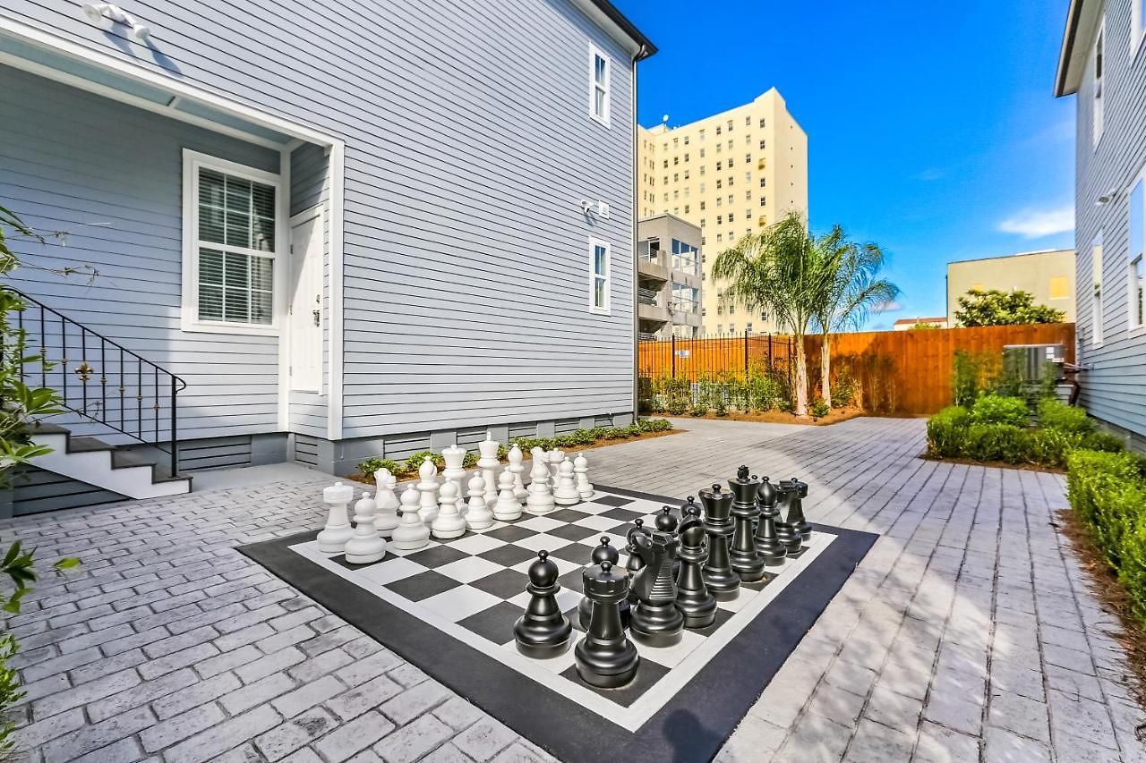 Apartment 5br W Pool - Great For Families - Near Everything