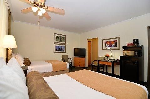 St Charles Inn, Superior Hotel New Orleans