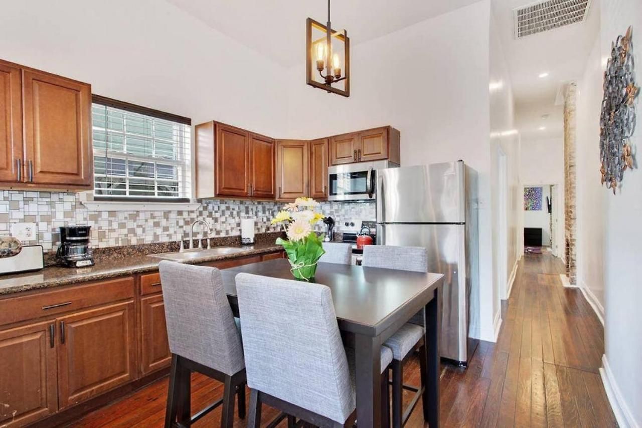 Gorgeous Historical Gem Near French Quarter Bed & Breakfast