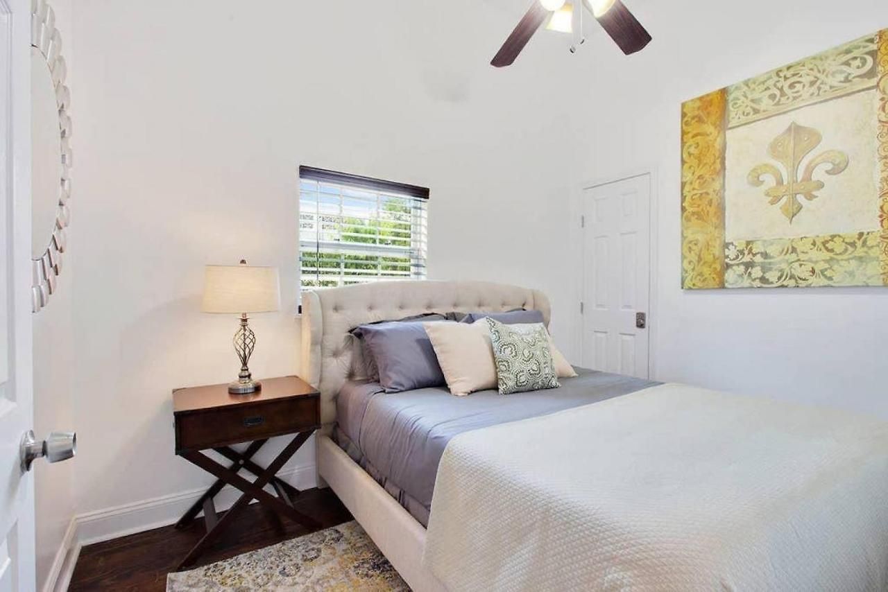 Bed & Breakfast Gorgeous Historical Gem Near French Quarter