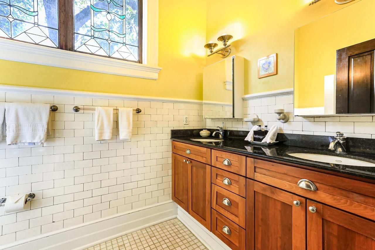 Canal Street Bed & Breakfast