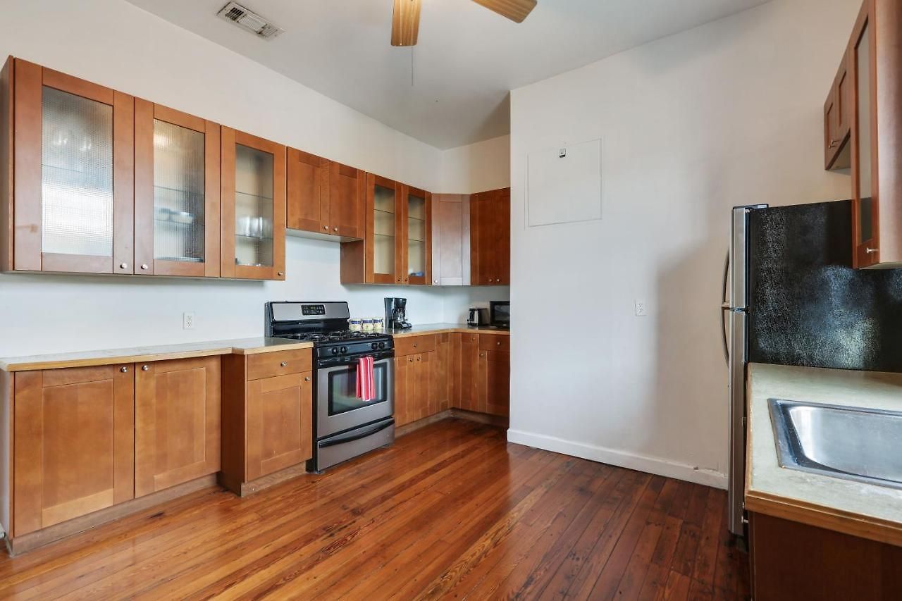 Freret Near Streetcar & Tulane 4*