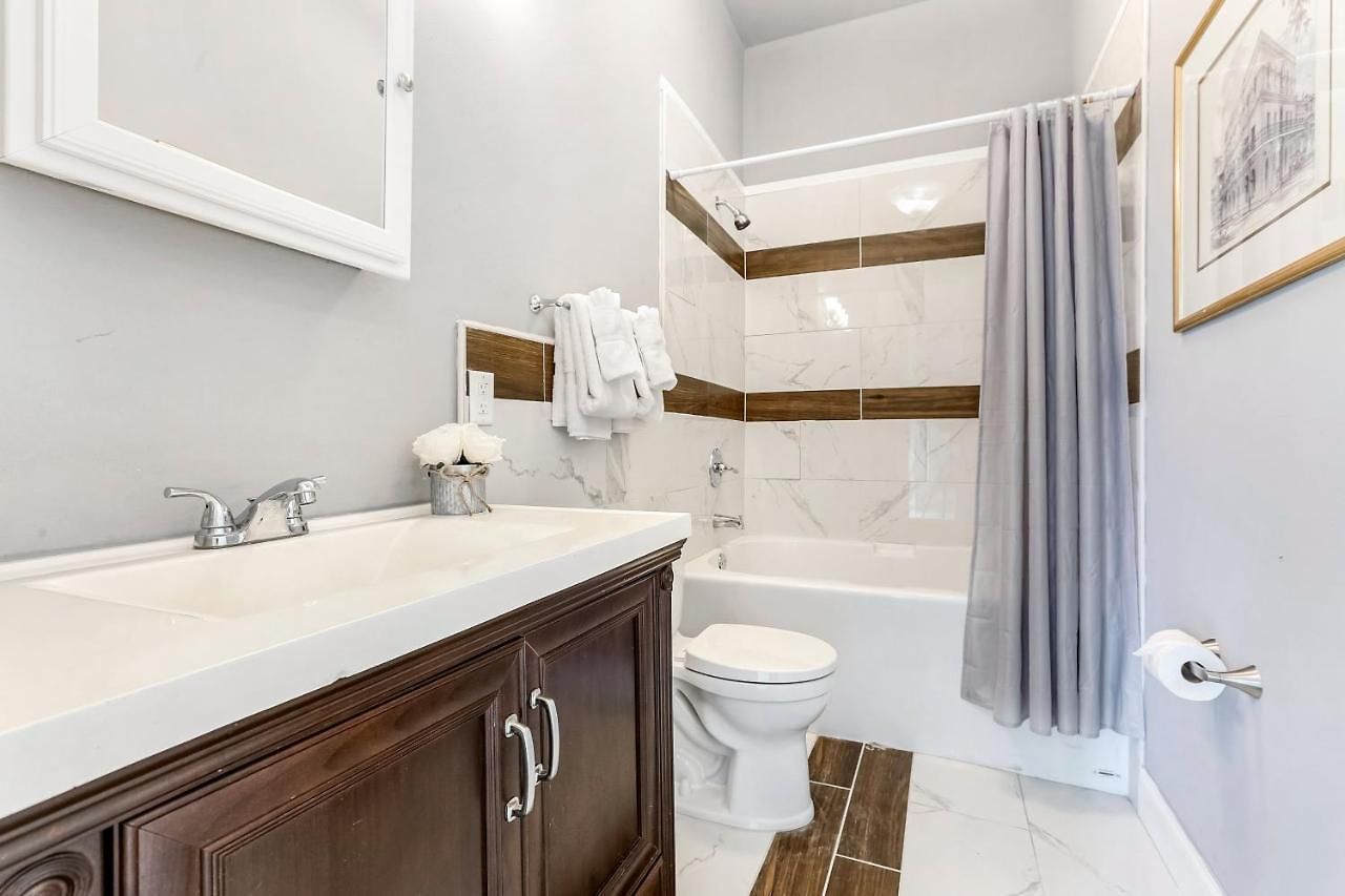 5br Penthouse Steps To The Streetcar & Fq Apartment New Orleans