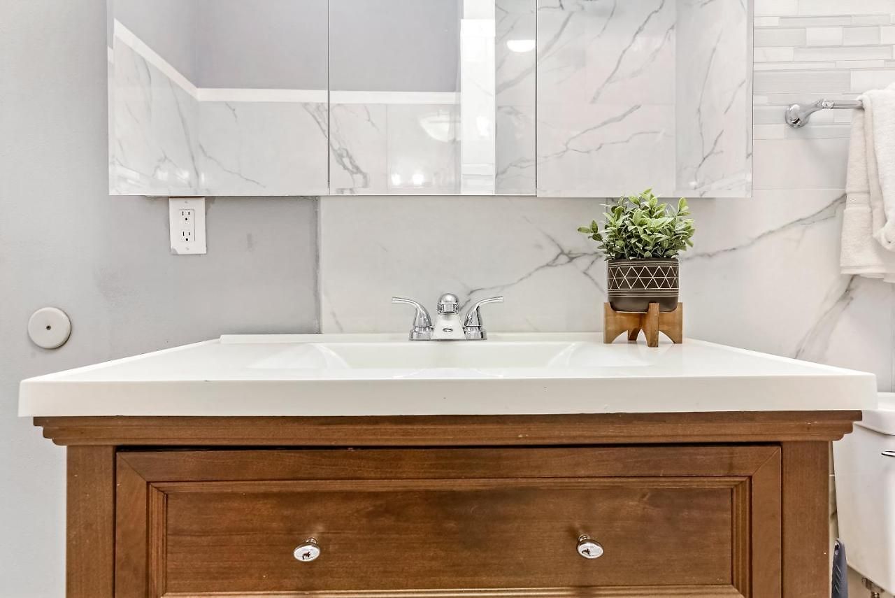 Apartment 5br Penthouse Steps To The Streetcar & Fq
