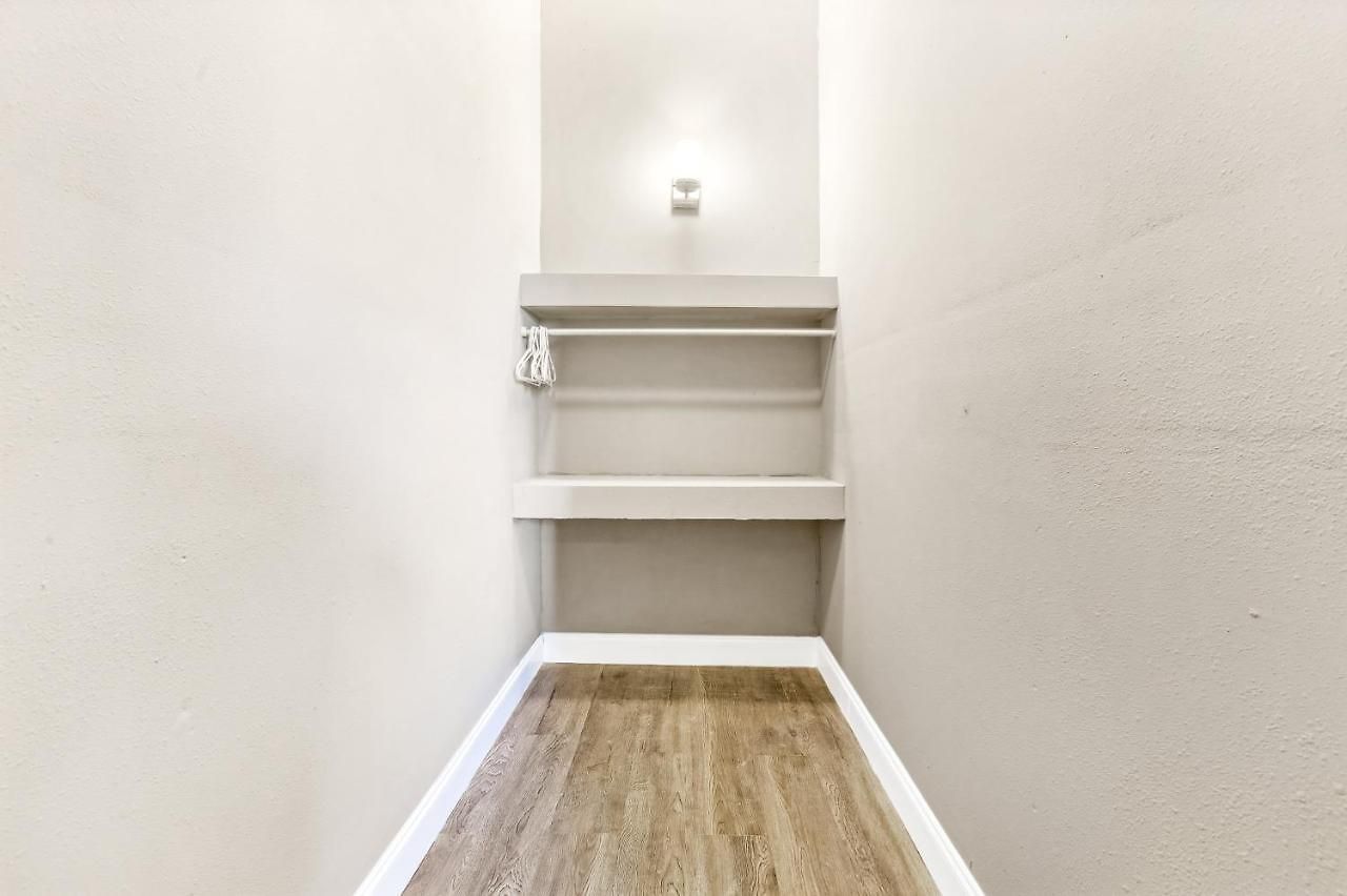 Apartment 5br Penthouse Steps To The Streetcar & Fq