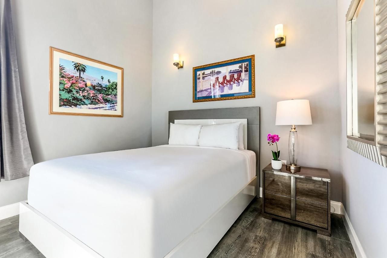 Apartment 5br Penthouse Steps To The Streetcar & Fq New Orleans