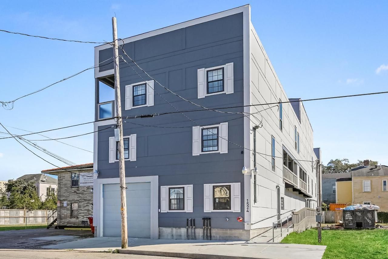 5br Penthouse With Amenities Near Fq Apartment