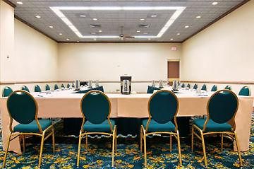 Hilton Riverside Hotel 4*
